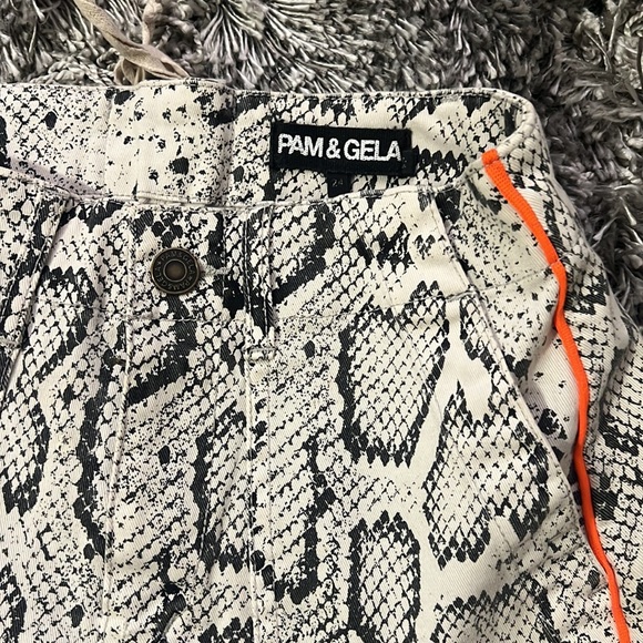 [NWOT] PAM & GELA snake print shorts with corset lace up back - Picture 3 of 3
